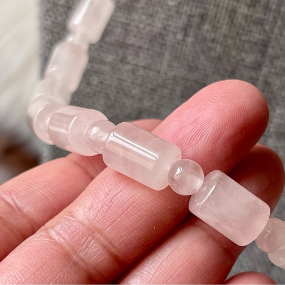 ROSE QUARTZ | Elongated Round Cylindrical Beaded Pink Rose Quartz 18" Necklace - Picture 4 of 12
